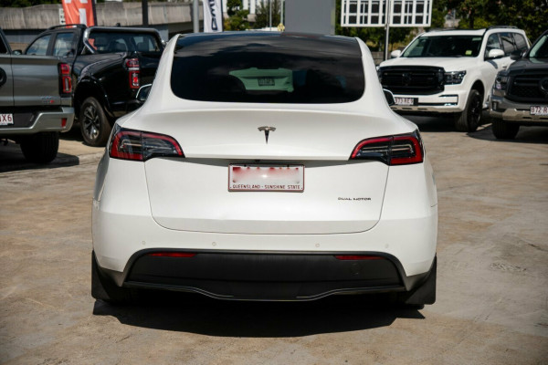 2023 Tesla Model Y  Long Range Wagon Image 3
