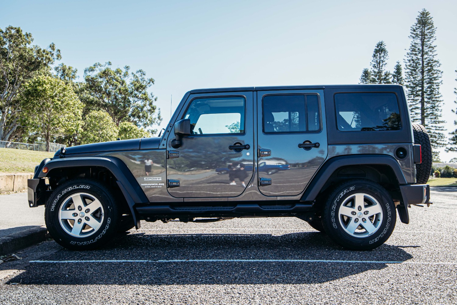 2014 Jeep Wrangler Unlimited - Sport Convertible Image 9