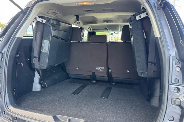 2018 Toyota Fortuner GUN156R GX SUV Image 23