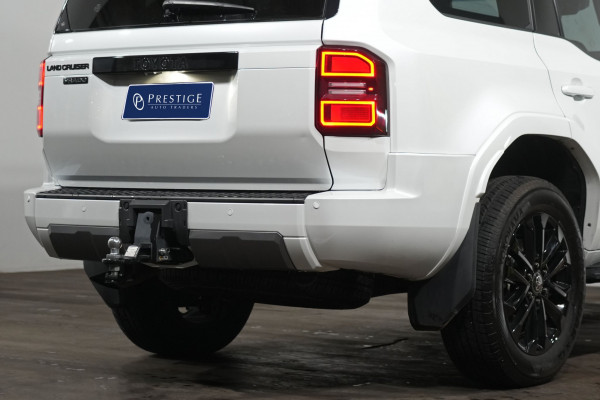 2026 Toyota LandCruiser Prado VX SUV Image 8