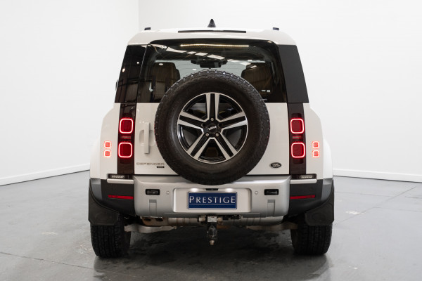 2021 Land Rover Defender L663 110 D300 SE SUV image 9