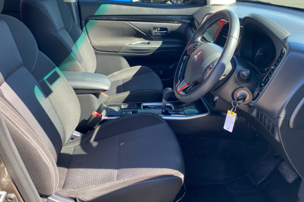 2019 Mitsubishi Outlander ZL ES SUV Image 15