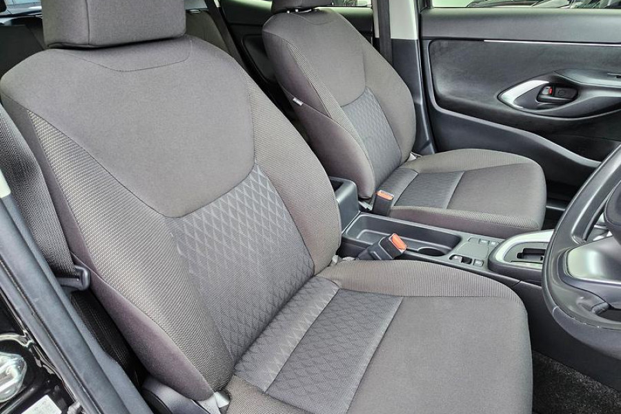 2022 Toyota Yaris Cross MXPB10R GX SUV Image 9