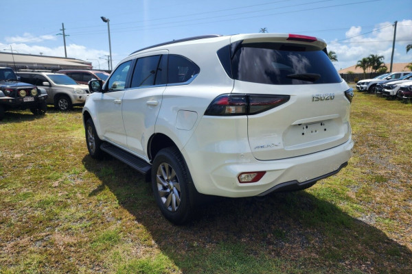 2024 Isuzu MU-X RJ LS-U SUV Image 5