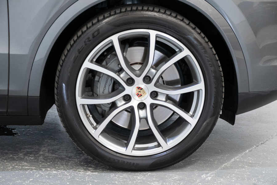 2019 Porsche Cayenne S SUV Image 6