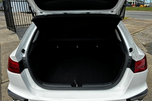 2023 MY24 Kia Cerato BD S Hatch Image 12