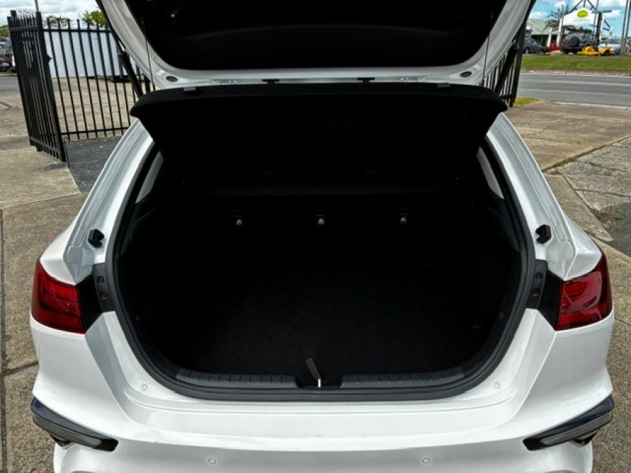 2023 MY24 Kia Cerato BD S Hatch Image 12