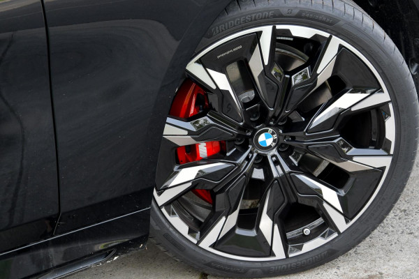 2025 BMW 5 Series G60 540d xDrive Sedan image 28