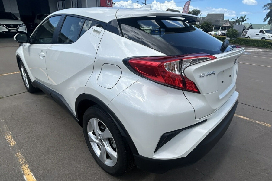 2018 Toyota C-HR NGX10R  SUV Image 8