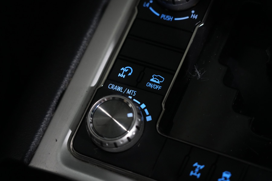 2018 Toyota LandCruiser Sahara SUV