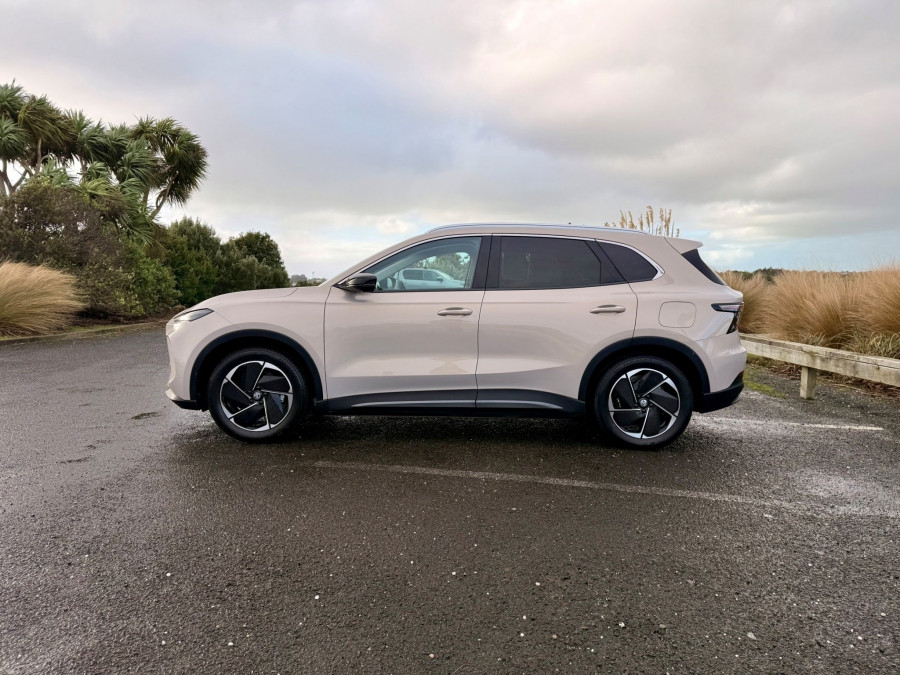 2026 MG MGS5 EV ZS3EM Essence 49 SUV Image 6