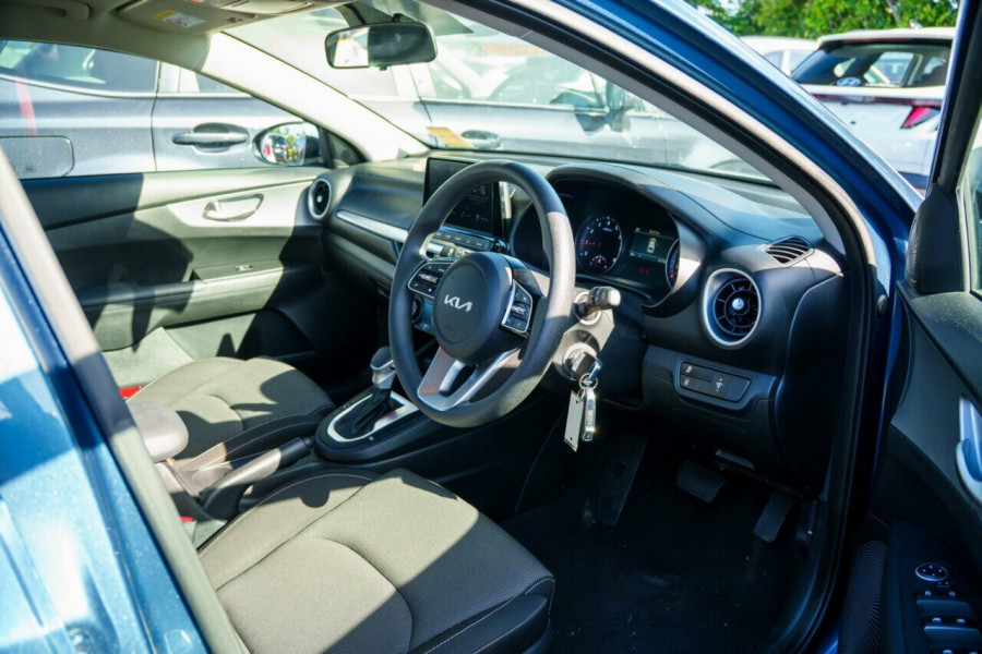 2024 Kia Cerato BD S Hatch Image 14