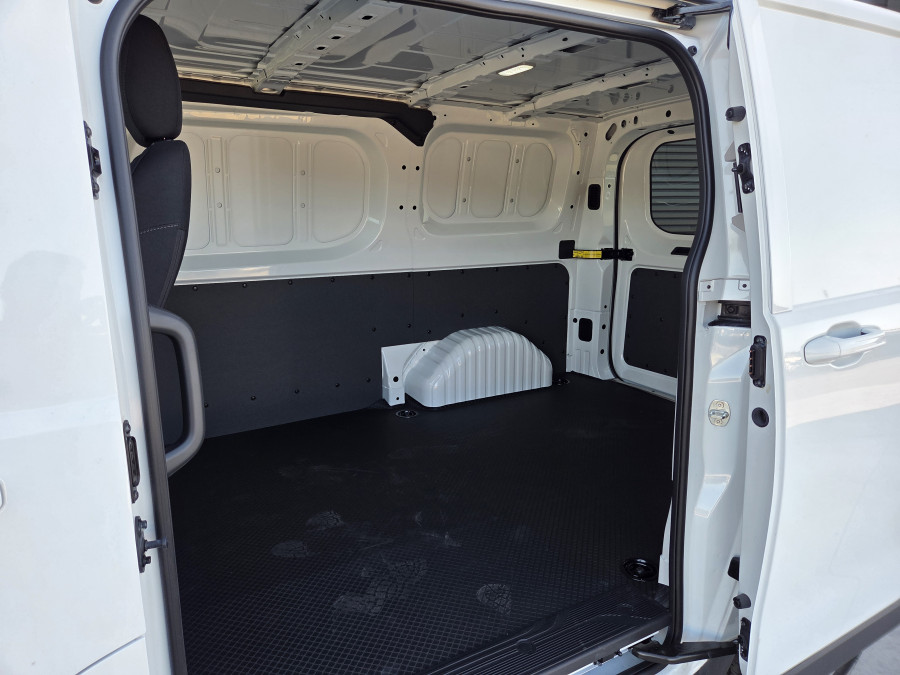 2026 LDV Deliver 7 Van Image 10