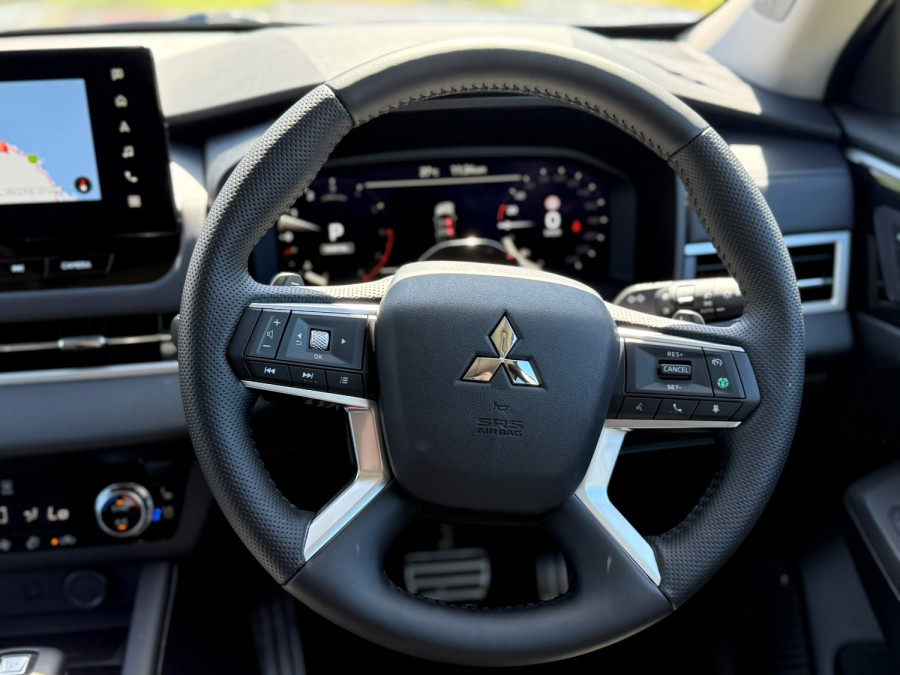 2025 Mitsubishi Outlander ZM Exceed SUV Image 13