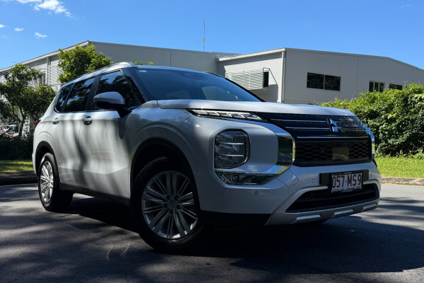 2023 MY24 Mitsubishi Outlander ZM LS SUV