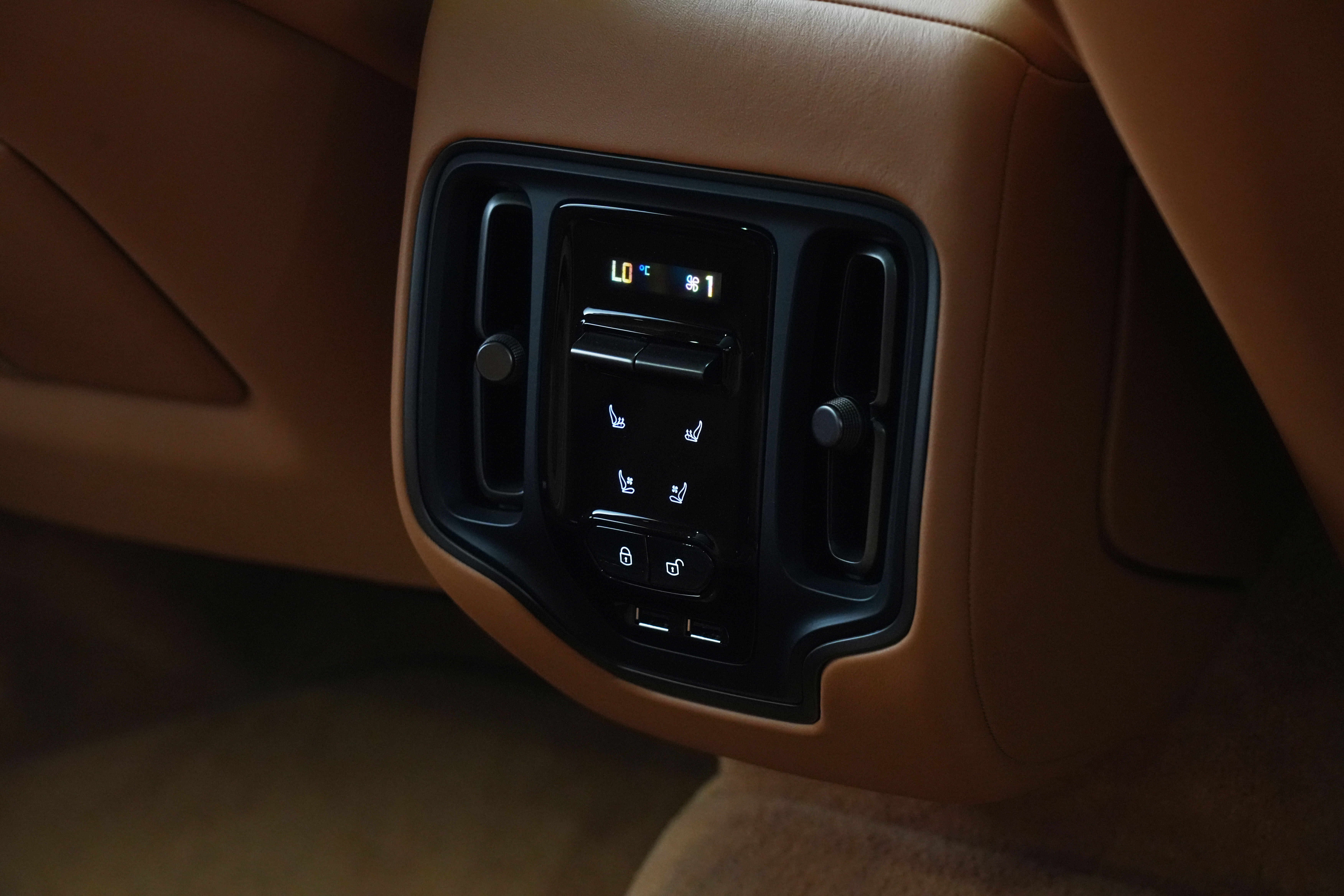 2023 Aston Martin DBX 707 SUV Image 37