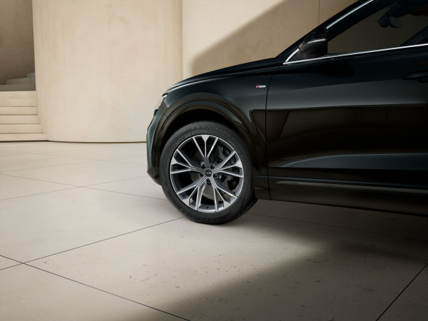 2026 Audi Q8 F1 TFSI 250kW S line SUV image 7