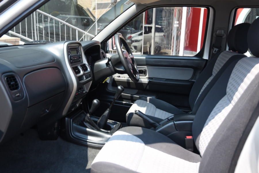 2015 Nissan Navara D22 S5 ST-R Utility Image 6