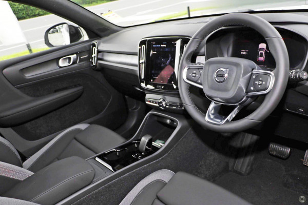 2024 MY25 Volvo EX40 No Series Ultra Single Motor Extended Range SUV Image 6