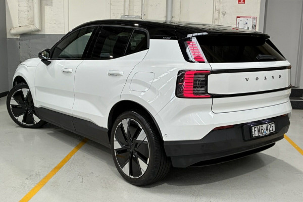 2024 Volvo EX30  Twin Motor Performance Ultra SUV Image 5