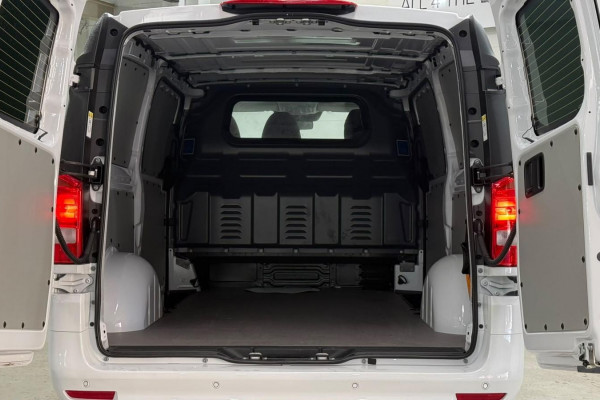 2026 Mercedes-Benz Vito 447 116CDI LWB Van Image 4