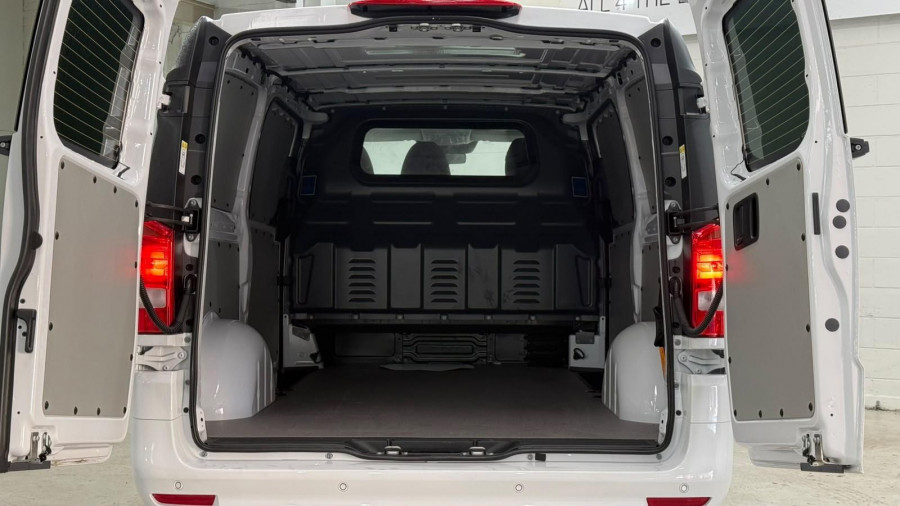 2026 Mercedes-Benz Vito 447 116CDI LWB Van Image 4