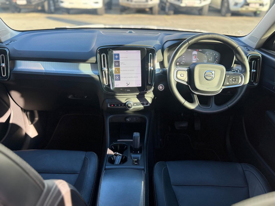 2019 Volvo XC40 XZ T4 Momentum SUV Image 16