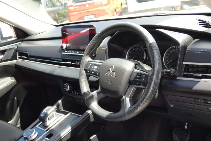 2023 Mitsubishi Outlander ZM MY23 ES 7 SEAT 2WD SUV Image 11