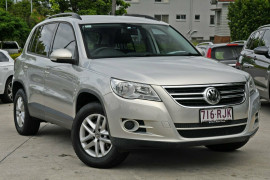 Volkswagen Tiguan 103TDI DSG 4MOTION 5N MY11