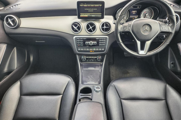 2015 Mercedes-Benz GLA-Class X156 GLA250 SUV Image 9