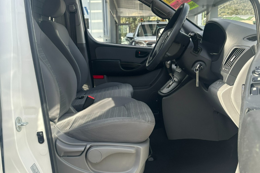 2018 Hyundai Iload Van Image 16