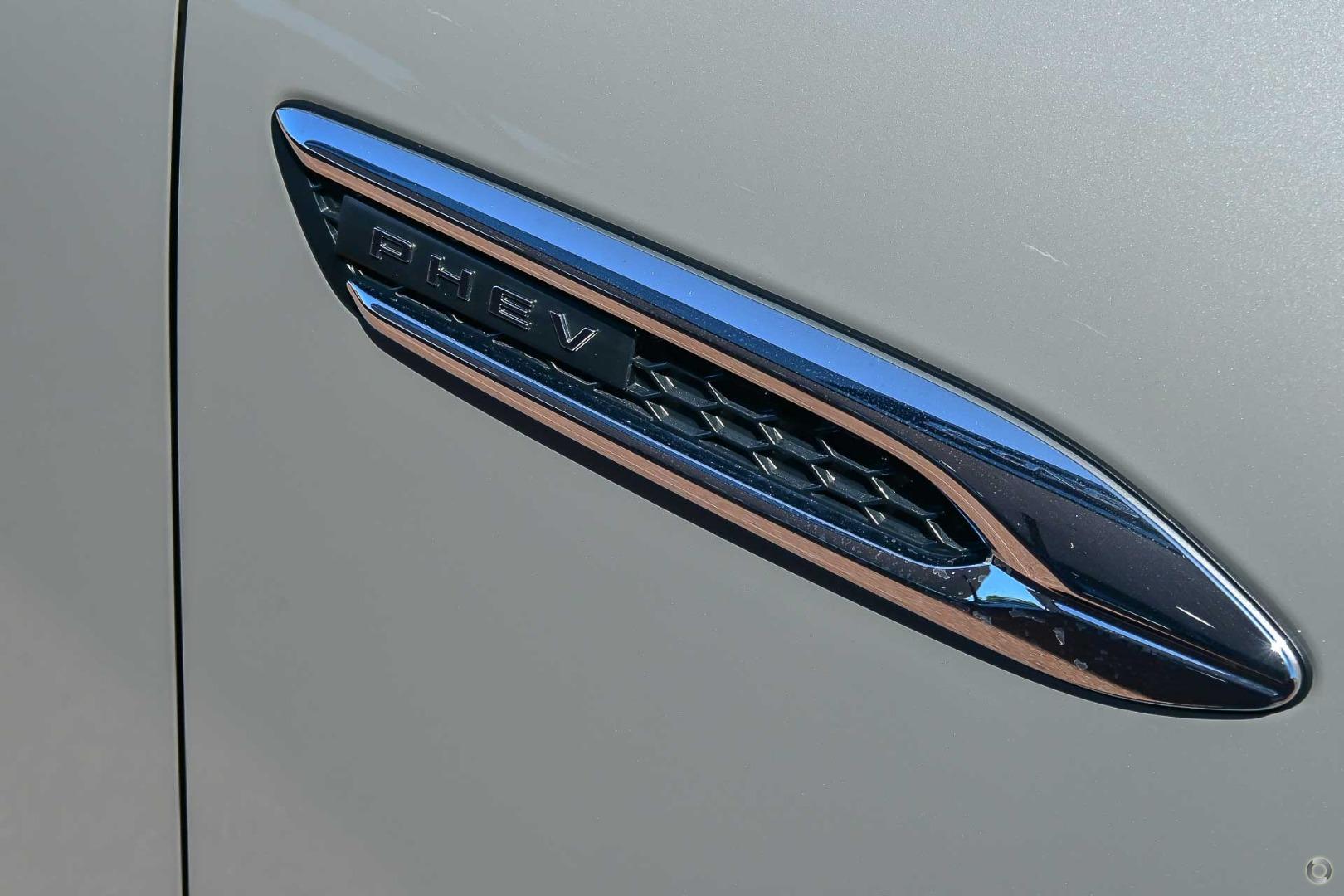 2024 Mazda CX-60 KH Series P50e Evolve SUV Image 12