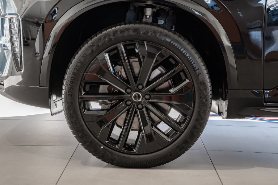 2026 Volvo XC90 L Series  Black Edition SUV Image 34