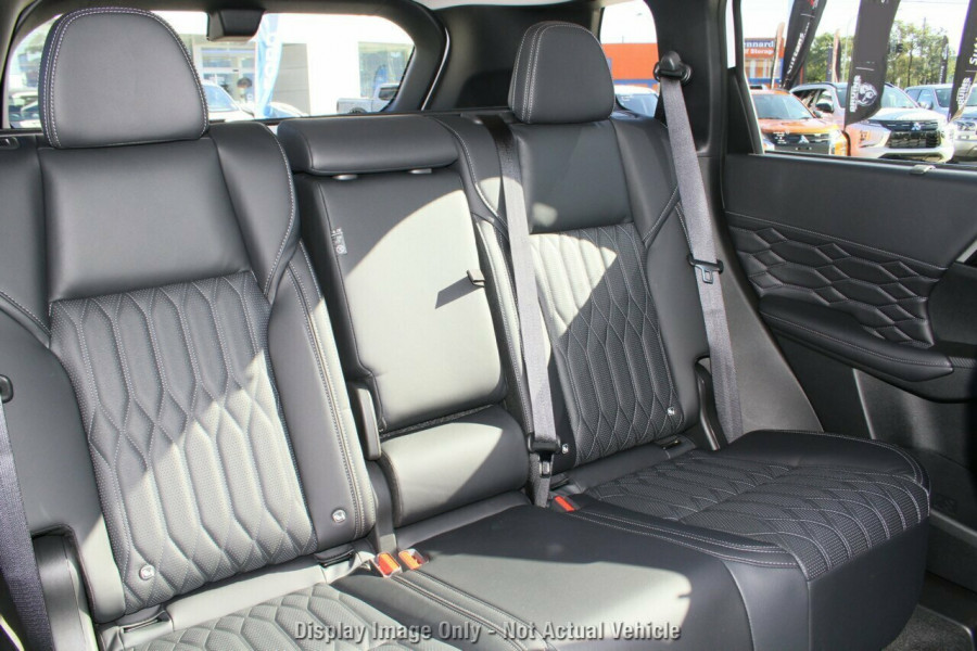 2025 Mitsubishi Outlander ZM Exceed SUV Image 9