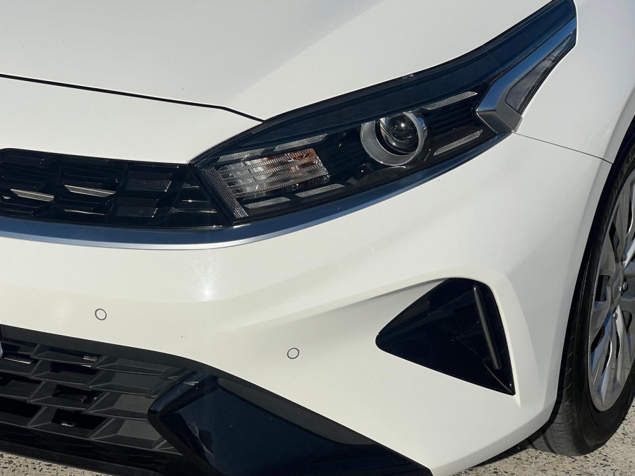 2023 MY24 Kia Cerato BD S Hatch Image 9