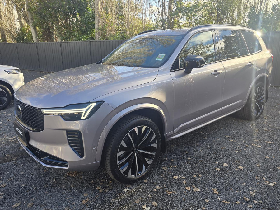 2026 Volvo XC90 L Series Ultra B5 Dark SUV Image 3