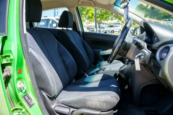 2007 Mazda 2 DE Series 1 Genki Hatch Image 15