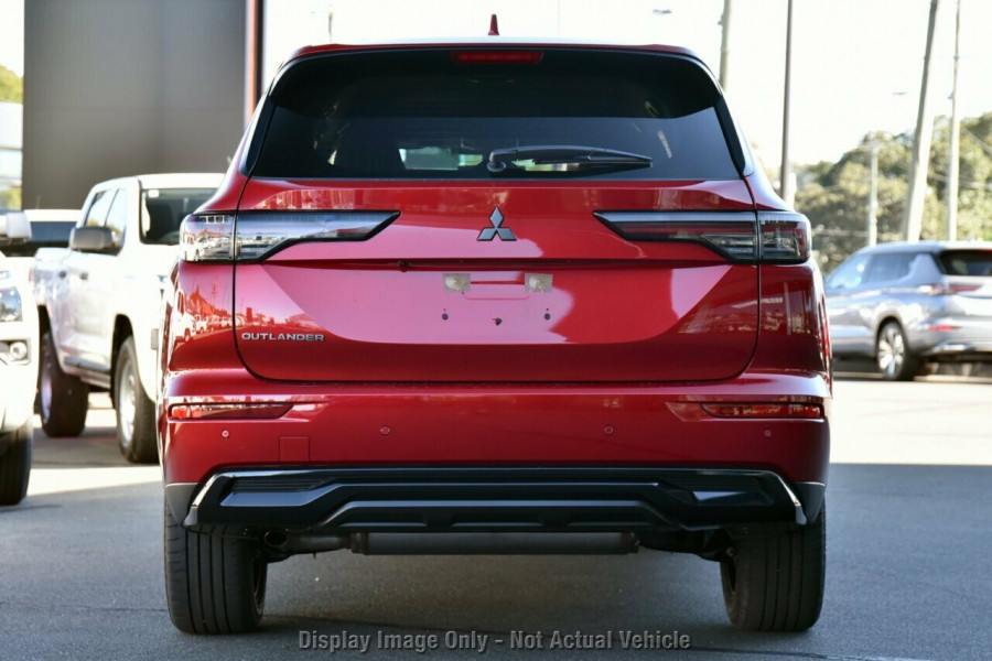 2026 Mitsubishi Outlander ZM Black Edition SUV Image 5