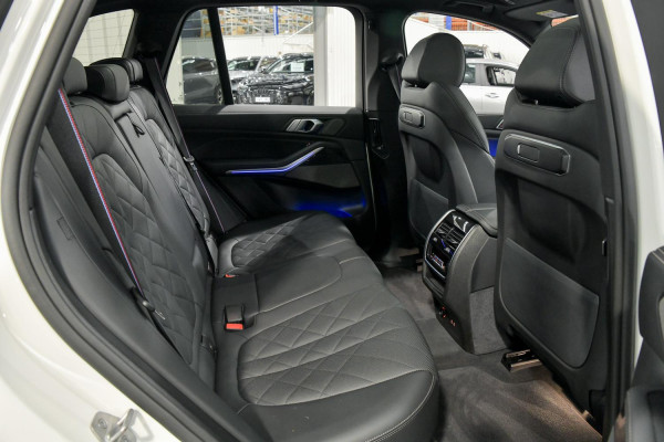 2024 BMW X5 G05 LCI M60i SUV image 5