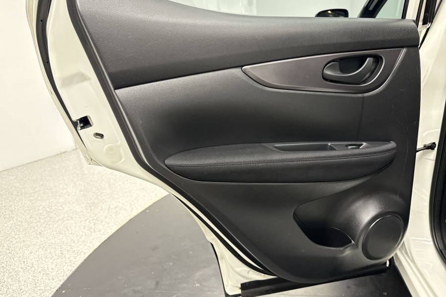 2017 Nissan QASHQAI J11 ST SUV Image 14