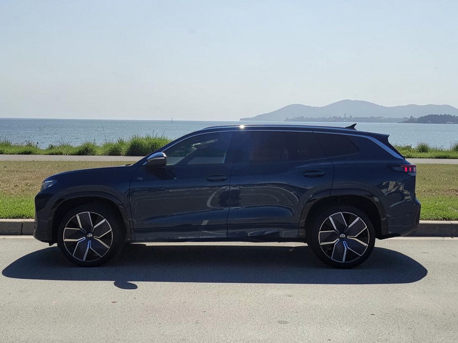 2025 MY26 Volkswagen Tayron R4 195TSI R-Line SUV Image 5