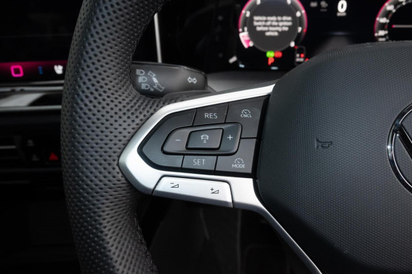 2025 MY26 Volkswagen Golf 8.5 110TSI R-Line Hatch Image 13