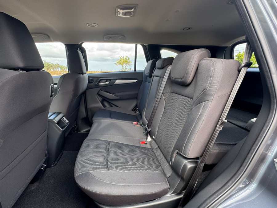 2026 Isuzu MU-X RJ LS-M SUV Image 13