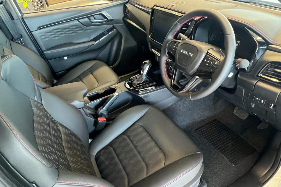 2024 Isuzu D-MAX RG X-TERRAIN Ute Image 9