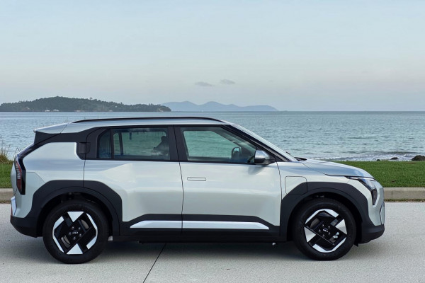 2026 Kia EV3 SV Air Long Range SUV Image 2
