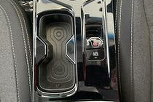 2025 Mahindra XUV3X0  AX5L SUV Image 23