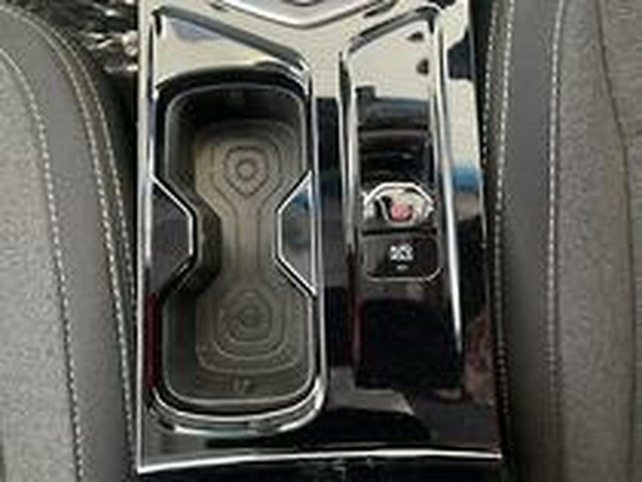 2025 Mahindra XUV3X0  AX5L SUV Image 23