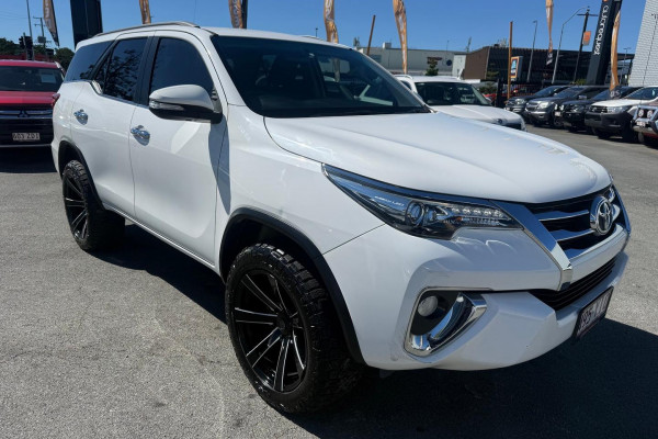 2016 Toyota Fortuner GUN156R Crusade SUV Image 3
