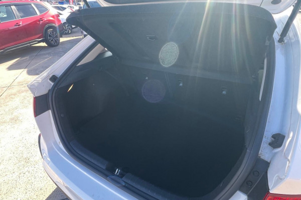 2023 MY24 Kia Cerato BD S Hatch Image 16