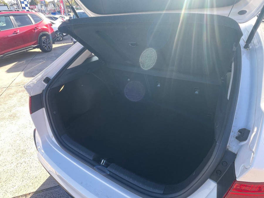 2023 MY24 Kia Cerato BD S Hatch Image 16